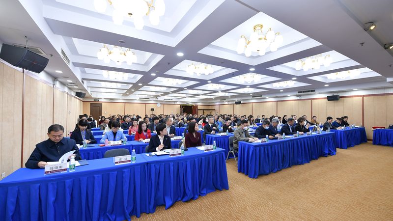 根据我国相关规定，自考本科申请学位证的时间限制如下：